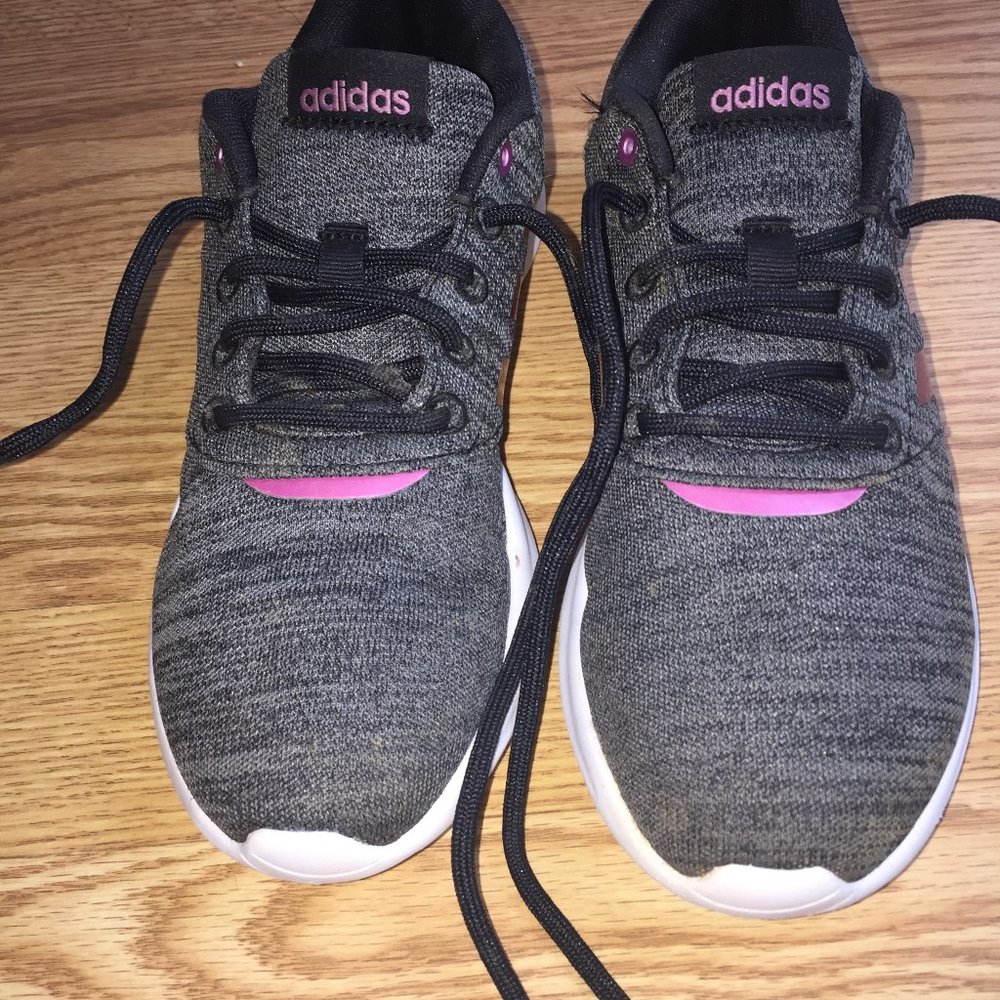 Adidas Cloudfoam QT women's size 6 Cute